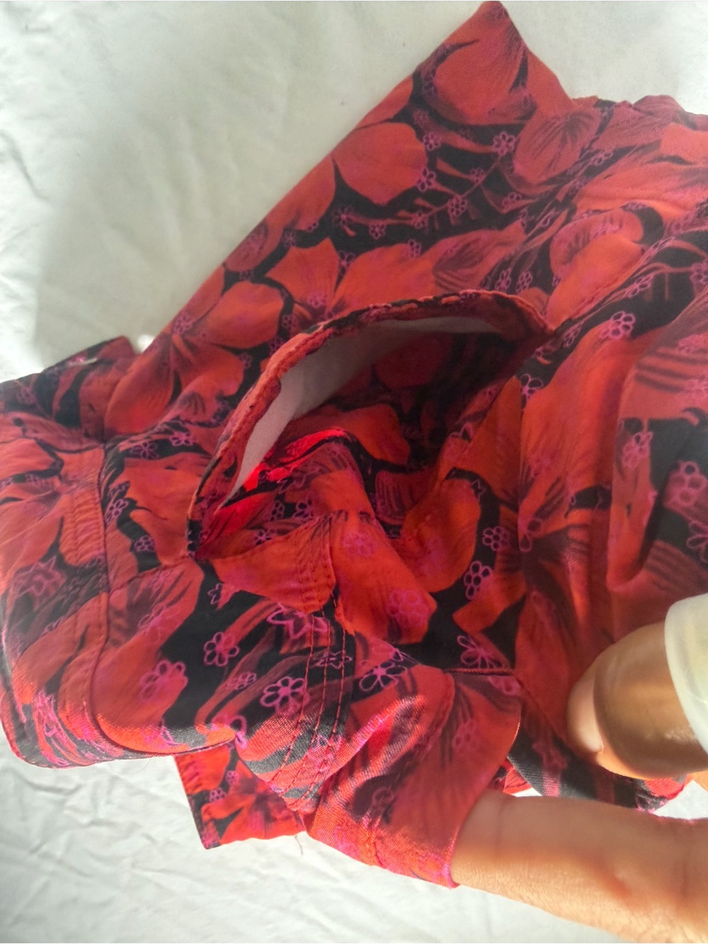 Vilebrequin gorgeous Women’s Floral Bermuda Shorts in Red and Black - Picture 4 of 8